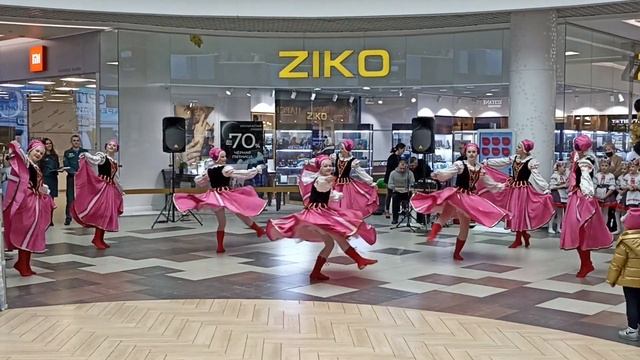 "Крутёлки" (Участие в концерте ансамбля танца "Задоринка" ЦДОДиМ "АРТ" г. Минска). смотреть онлайн