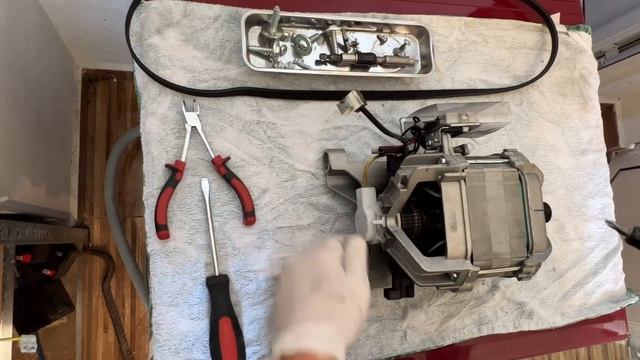 Easy fix Beko washing machine error 11 - wont spin , reset and replace motor brushes . WMY 71433PTE смотреть онлайн