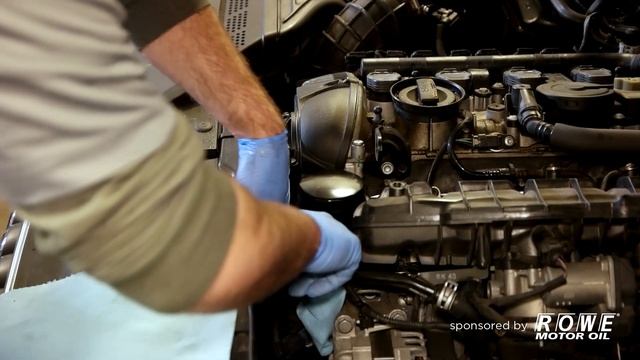 Audi Oil Change Service - Quick'n'Easy Maintenance (A4, A5 - ROWE) смотреть онлайн