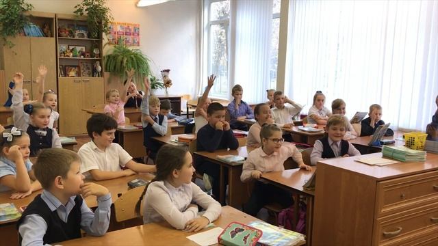 Видеопоздравление от учащихся 9В класса. смотреть онлайн