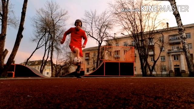 ПРОСТЫЕ КОМБИНАЦИИ В ФУТБОЛЬНОМ ФРИСТАЙЛЕ ДЛЯ НАЧИНАЮЩИХ смотреть онлайн