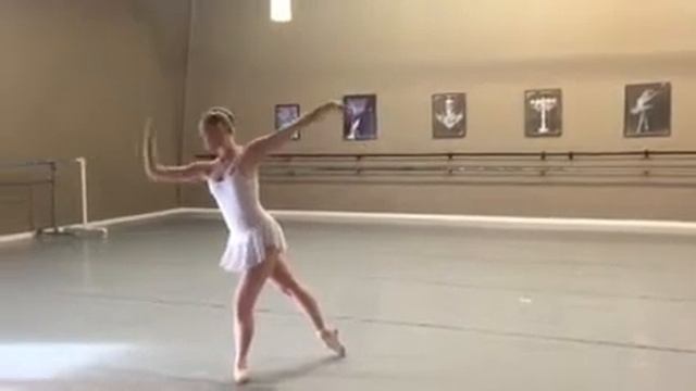 Dying Swan- Marianna Nouss смотреть онлайн