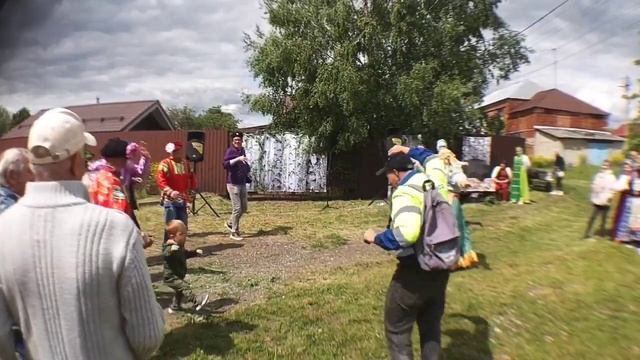 Фольклорно-игровая программа 《Праздник русской березки》, посвящённая Святой Троице в Кибирево. смотреть онлайн