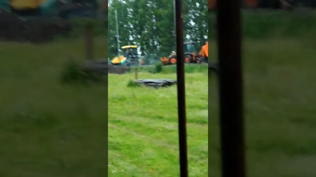 Воддорстрой работает. Ложат асфальт. Чувашская республика, село Янгорчино. смотреть онлайн