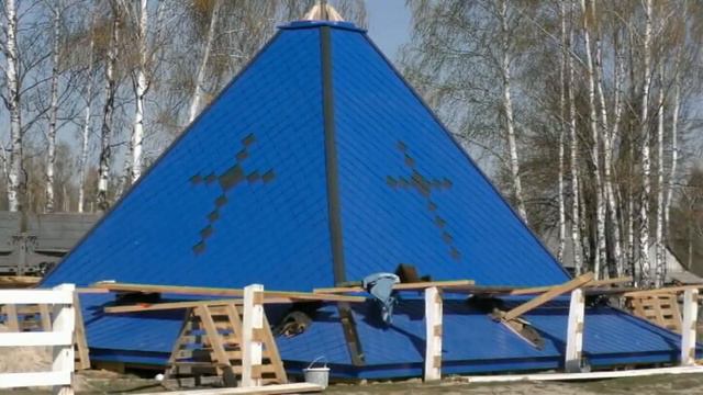 Перед Великоднем у Сівках засяяли церковні куполи смотреть онлайн