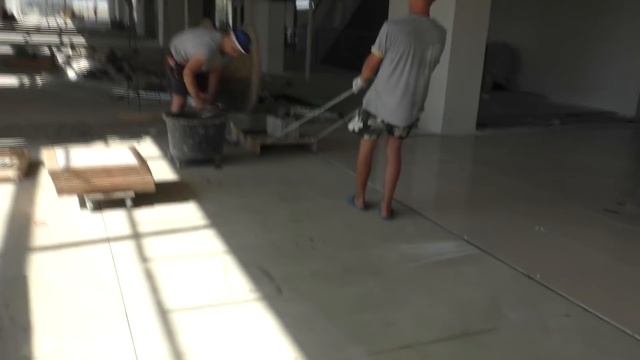 Скоростная укладка плитки. 100кв.м. в час!) High-speed tiling. 100sq.m. per hour!) смотреть онлайн