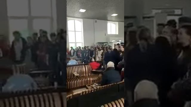 Посмотрите.Это вчерашняя Рязань.Это русские люди.Любимая песня, что ещё нужно для хорошего человека смотреть онлайн