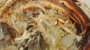 Как просто запечь стерлядь. Рыба +лук + соль
