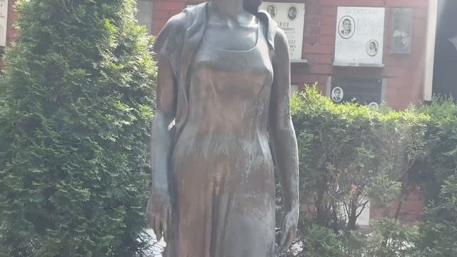 могилу Михаила Горбачёва готовят к установке памятника / Новодевичье кладбище о6.2о23 смотреть онлайн