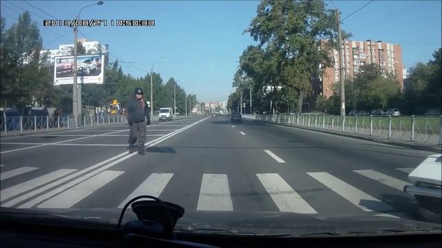 байкер несправился с управлением смотреть онлайн