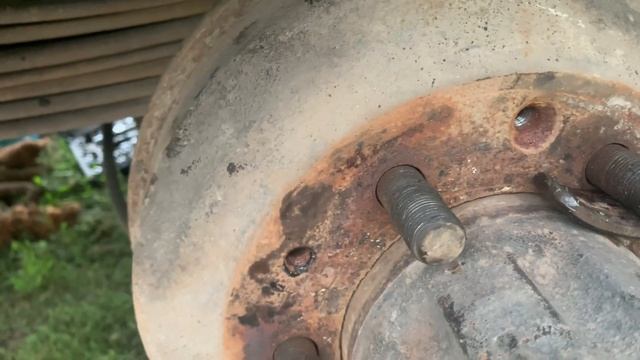 Ремонт , замена сальника ступицы, редуктора , замена задних колодок с проточкой барабанов смотреть онлайн
