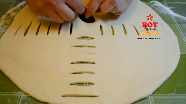 Красивый пирог из дрожжевого теста с капустой и печенью смотреть онлайн