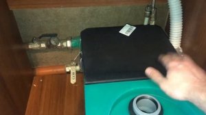 Жироуловитель под раковину (кухонную мойку) в частном доме