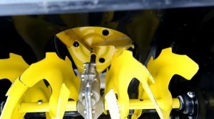 ЗАПРАВКА РЕДУКТОРА СНЕГОУБОРЩИКА ГРАФИТОВОЙ СМАЗКОЙ