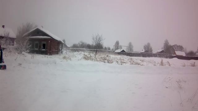 Продолжаем уборку снега снегоуборочной приставкой смотреть онлайн