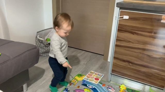 Дай мне ударных |танец |Витамин Д | Саша 1год смотреть онлайн