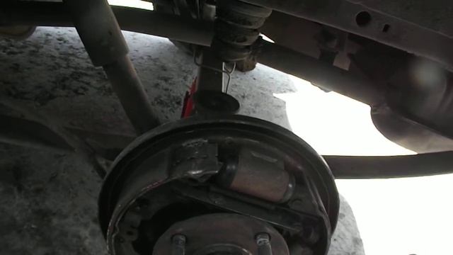 Servicio de frenos traseros de la Ford Courier para que frene bien y no tengas broncas Peuso Tv смотреть онлайн