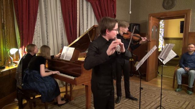 Б. Мартину. Соната., 1 часть. О. Иваненко , М. Каплоухий, Н. Шкуратов ) смотреть онлайн