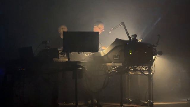 Underworld - Dark & Long Dark Train - Royal Albert Hall March 20 2023 смотреть онлайн