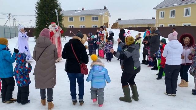 VLOG: ПОСЕЛОК ХОРОШЕЕВО УФА - ДЕД МОРОЗ И СОСЕДИ 2019, 28 ДЕКАБРЯ смотреть онлайн