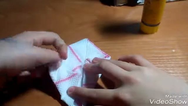 Как сделать зайчика из салфетки для сервировки стола! МК