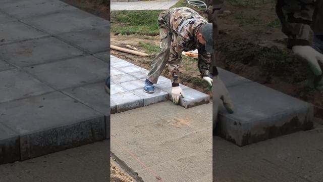 Кладу тротуарную плитку на цементно-песчаную смесь ? смотреть онлайн