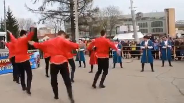 Дружба народов России. Русский танец и Лезгинка. смотреть онлайн