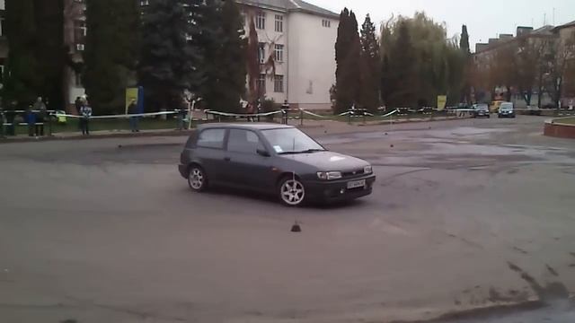 Автослалом Івано-Франківськ 2012 розминка NISSAN смотреть онлайн