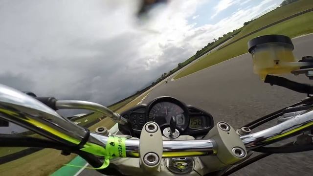 Il mio primo Mugello 15/06/2015 - Suzuki Gladius 650 смотреть онлайн