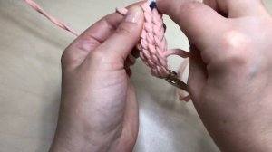 Плотный ремешок  на карабине для сумки из ленточной пряжи крючком