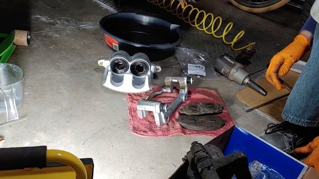 How To Replace Front Brakes and Calipers 2004-2008 Ford F150 смотреть онлайн