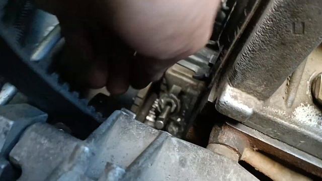 как выкрутить пробку редукционного клапана масляного насоса, если сорвали грани. смотреть онлайн