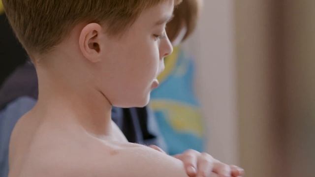 Avène #XeraCalmFamily with Melanie, Matthew and Harry смотреть онлайн