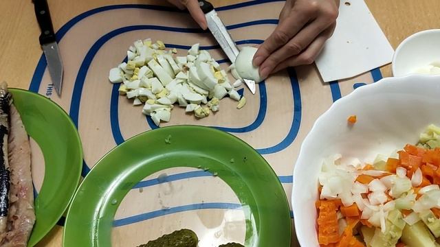 Салат "Зимний" .Такой простой, но такой вкусный!!! смотреть онлайн