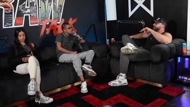 N3on & Sam Do Couples Therapy With Bradley Martyn смотреть онлайн