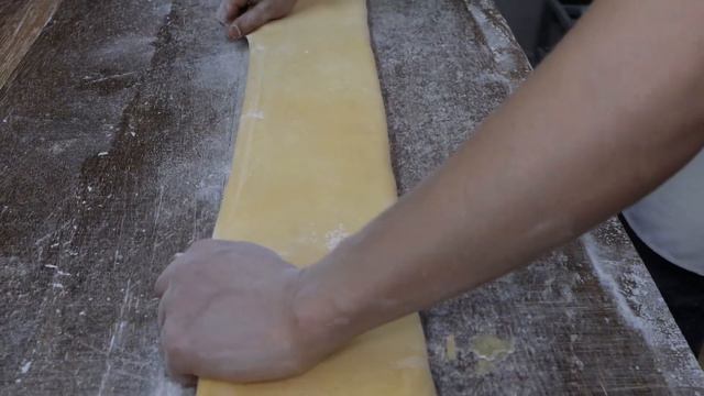 四川广汉美食金丝面，细可穿针遇火可燃，不加一滴水的面汤鲜味美！【罗小迪美食】 смотреть онлайн