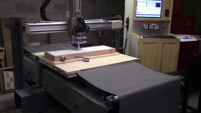 Homemade 48X48 inch router cutting .040 Styrene parts from sheet. смотреть онлайн