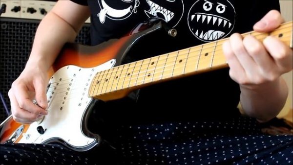 Fender american standard stratocaster VS Squier affinity stratocaster.