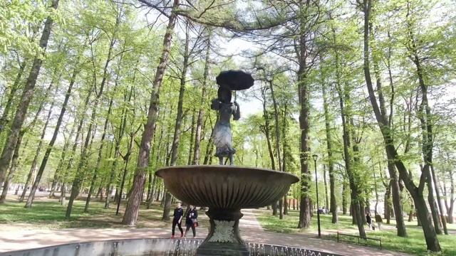 Калуга, городской ПАРК культуры и отдыха. #Калуга #парк #святотроицкийкафедрадльныйсобор #смотровая смотреть онлайн