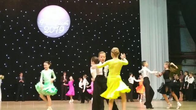 Самба, Ювеналы Д, Фаворит 2019, г. Днепр, Лиза и Максим смотреть онлайн