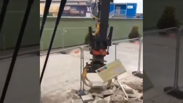 Когда на работе ты оператор манипулятора или экскаватора, а в душе перфекционист смотреть онлайн