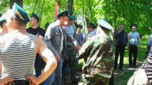 28 мая, друзей я своих встречаю