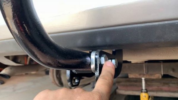 Ford Focus II Установка фаркопа (ТСУ)