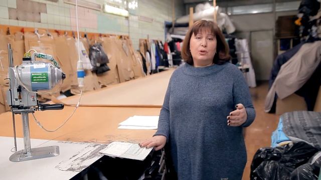 Пошив одежды DodoGood. В день мы можем выкроить до 1500 футболок. смотреть онлайн