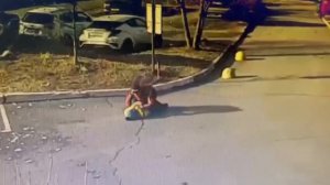Во Владивостоке педофил напал на мальчика посреди белого дня.