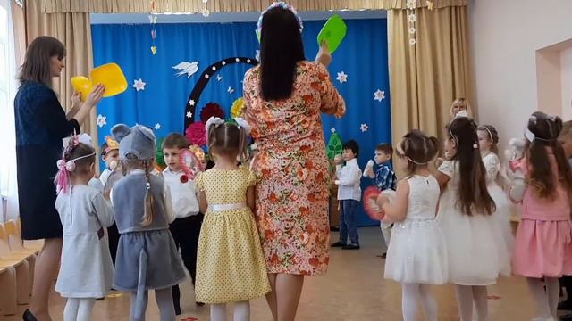 Свято Весни і Мами 2021 смотреть онлайн