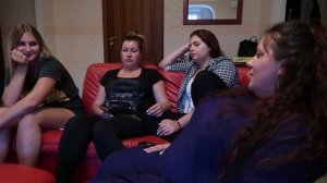 VLOG Мы на новоселье у Ларисы. Катя едет в багажнике