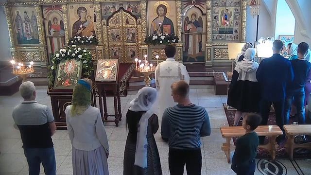 Воскресная Литургия в Михаило-Архангельской Харлампиевской церкви смотреть онлайн