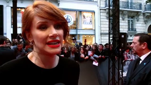 Bryce Dallas Howard v2 смотреть онлайн