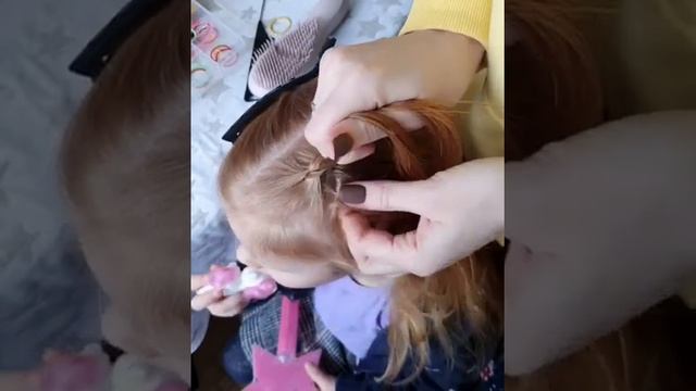 обратная коса необычными хвостами-фонарикоми смотреть онлайн